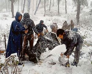 Landslide kills 3 in J&K, Jammu-Srinagar highway closed after snowfall