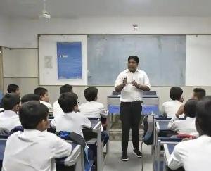 Unlock process started in Delhi, Nursery to 8th grade schools open with 50 percent capacity