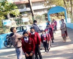 Kunihar: A wave of happiness among the children of BL School Kunihar after the opening of the school after 19 months