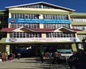 Shimla: 2 students going to school collided with pickup, under treatment in IGEMC