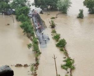 Flood wreaks havoc in Andhra Pradesh, so far 34 people have died, 10 missing