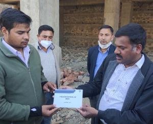 Solan: Chief Electoral Officer took stock of the construction work of EVM and VVPAT storage room in Kather