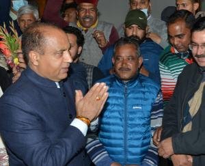 Shimla: Warm welcome to Chief Minister on his arrival in Dharamshala
