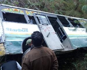 HRTC bus going from Rohru to Reckongpeo crashed, 22 people were on board