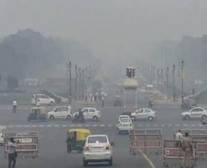Delhi continues to be hit by pollution, air quality still 'very poor'