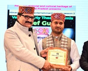 Nadaun: Shanky Thukral honored with Award for Social Worker