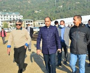 मंडी : मुख्यमंत्री ने प्रधानमंत्री की रैली की तैयारियों का निरीक्षण किया