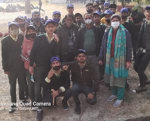 Jwalamukhi: Volunteers cleaned NSS Vatika and school ground