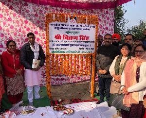 Dehra: Industry Minister did Bhoomi Pujan of Bari Road from Dehra Valley