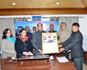 Chief Minister Jairam released the calendar of Giriraj Weekly