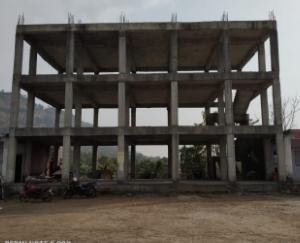 ज्वालामुखी: अधर में लटका बड़ोग लाहड़ स्कूल का भवन कार्य, खुले मैदान में पढ़ऩे को मजबूर के बच्चे