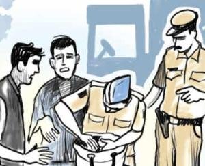 Two unidentified miscreants robbed a bank in Mumbai, one bank worker died in the incident