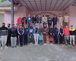 रामपुर: बच्चों को कानून व्यवस्था व करियर से संबंधित जानकारी दी