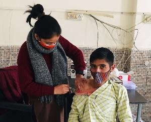 दाड़लाघाट : 15 से 18 आयु वर्ग के किशोरों को लगी वैक्सीन