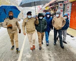 शिमला : उपायुक्त ने लिए विभिन्न सड़कों का जायज़ा