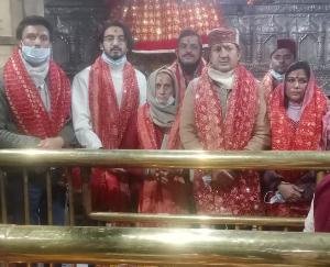 ज्वालामुखी: हिमाचल प्रदेश विश्वविद्यालय के वाइस चांसलर ने मां ज्वालामुखी के दरबार में लगाई हाजिरी