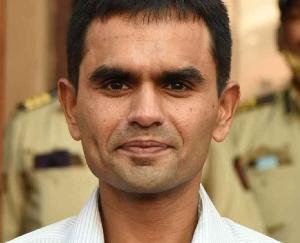 Former zonal director of Mumbai NCB Sameer Wankhede got a big setback, Wankhede hotel and bar license canceled