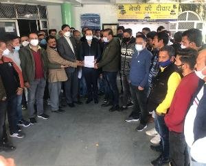 Government contractors sent memorandum to CM and Executive Engineer Kangra through SDM regarding demands
