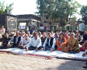 फेडरेशन घोटाले में अपने चहेतों को बचा रही सरकार : धर्माणी