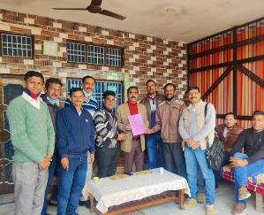 Dehra: Delegation met the minister regarding the issue of pay discrepancy