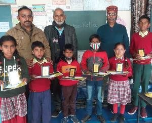 Distribute prizes and sweaters to the promising ones in Kasba Kotla