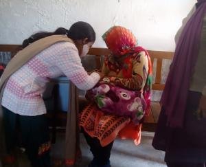 Children from 0 to 5 years were given two drops of life in the area.