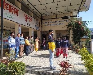 After the death of a woman in a car accident, a meeting was organized in the school