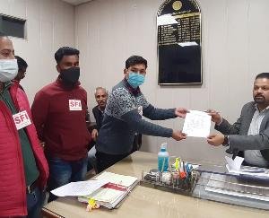 SFI State Committee submitted a memorandum to the Managing Director of HRTC regarding the demands