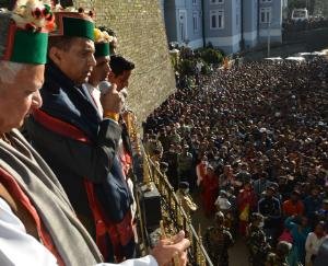 State Government is committed to resolve the issues of outsourced employees