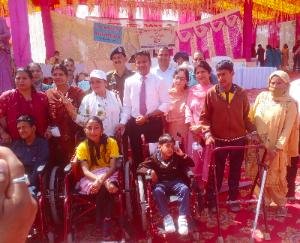 Deputy Commissioner himself started the blood donation camp by donating blood