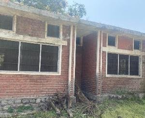 जसवां:परागपुर- सरड डोगरी में 15 साल पहले बने ग्राम प्रसार अधिकारी कार्यालय की हालत जर्जर