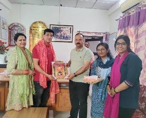 Devotees of Delhi offered Rs 1,11000 in cash at the court of Mother Jwala