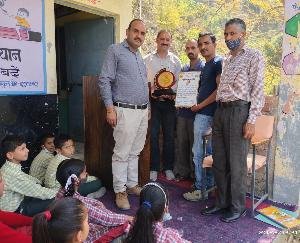 head of the management committee of Sera School got the title of the best head
