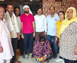 Woman caught with chitta in sieve