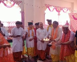 Trilok Kapoor made her head to mother Chamunda