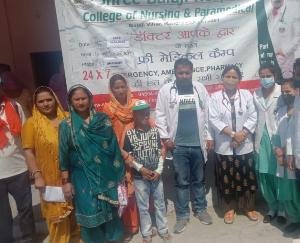 caravan of Shri Balaji Hospital reached village Dhangad, checked the health of the people