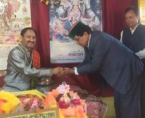 Dr. Col Dhaniram Shandil arrived to listen to the discourses of Devi Bhagwat Katha