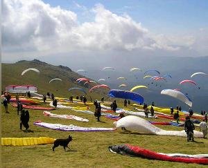  People from all over the world reach the world famous Bir Billing valley to talk by air.