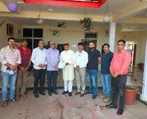 Regarding the problems, former CM Prof. Delegation met with Dhumal
