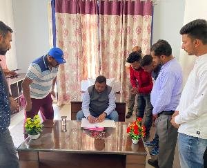 Agriculture University met all the compassionate dependents of Palampur, Virendra Kanwar, regarding their demands