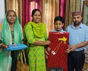 Divyansh Dhiman got the first place in science churning, Panchayat honored