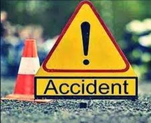  A truck full of onions overturned at Ranchi bend