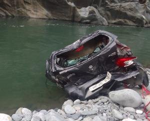 One killed when alto overturns