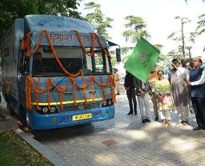 Chief Minister flagged off Kaushal Rath