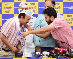 factionalism increased in Congress by making four presidents, only sycophants dominated the party - Arun Sharma