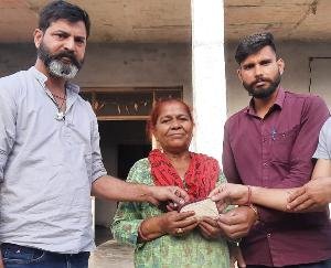 example of honesty returned the festival full of money