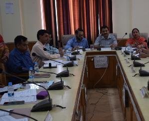 Officers should complete the schemes in a time bound manner with transparency: Ramesh Thakur