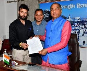 Officials of State College Educational Association met CM regarding their demands