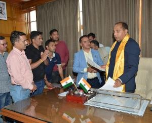 delegation of SMC teachers met the CM