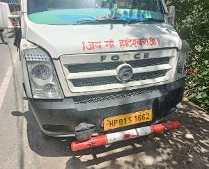 Man working on NH was hit by tempo traveler, dies